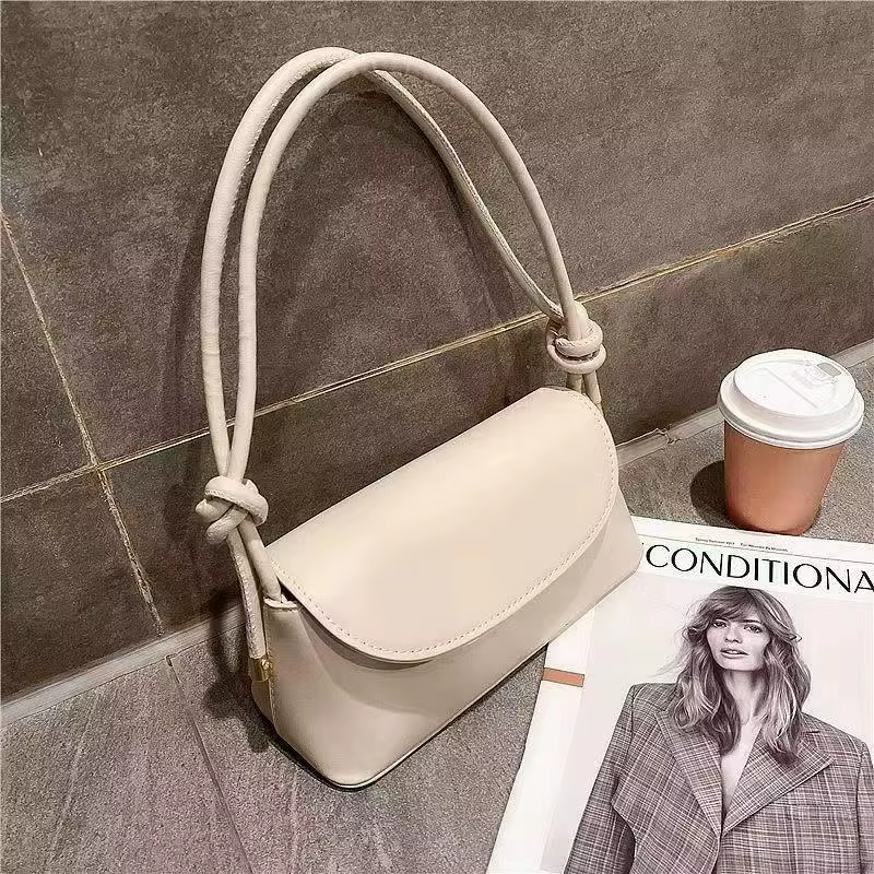 Lady Fashion Simple French one-shoulder Crossbody solid color fashion Underarm Pu Leather small square bag