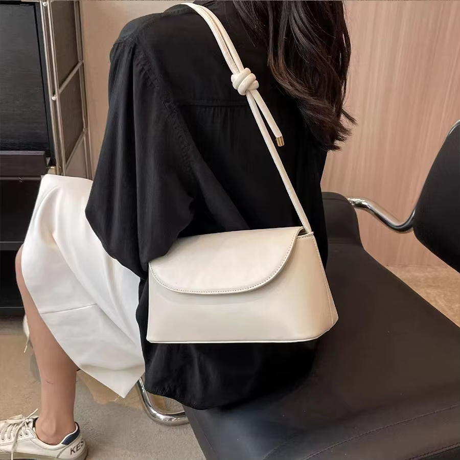 Lady Fashion Simple French one-shoulder Crossbody solid color fashion Underarm Pu Leather small square bag