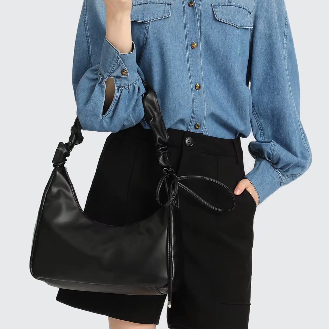 2025 Spring and Summer New Fashion Creased Underarm Cloud Bag Baguette Bag Wide Shoulder Strap Drawstring Shoulder Crossbody Bag