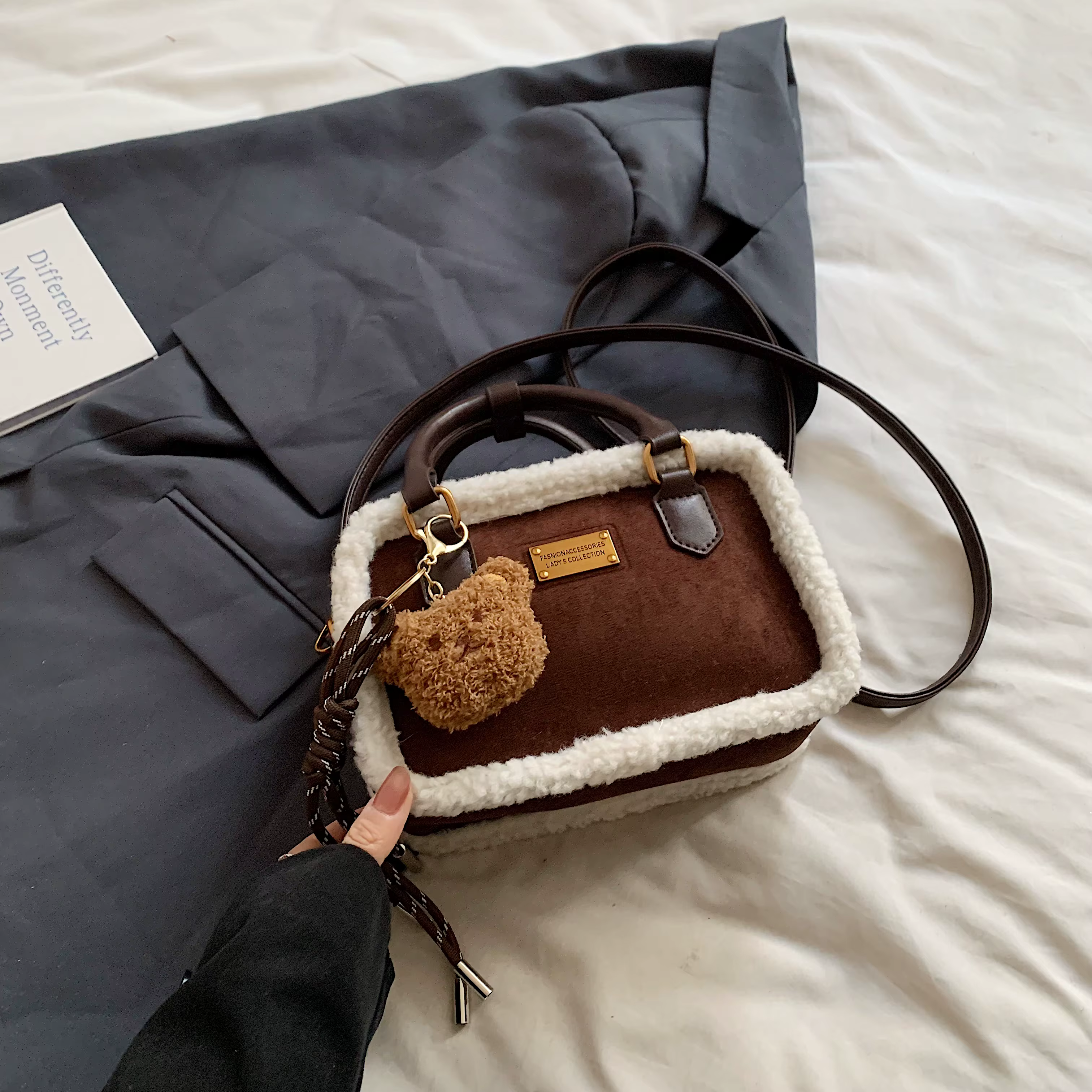 2024 Winter Lamb Woolen Handbag Women's Bag Designer Plush Handbag Fashion Casual Shoulder Messenger Bag Female Square bolsas
